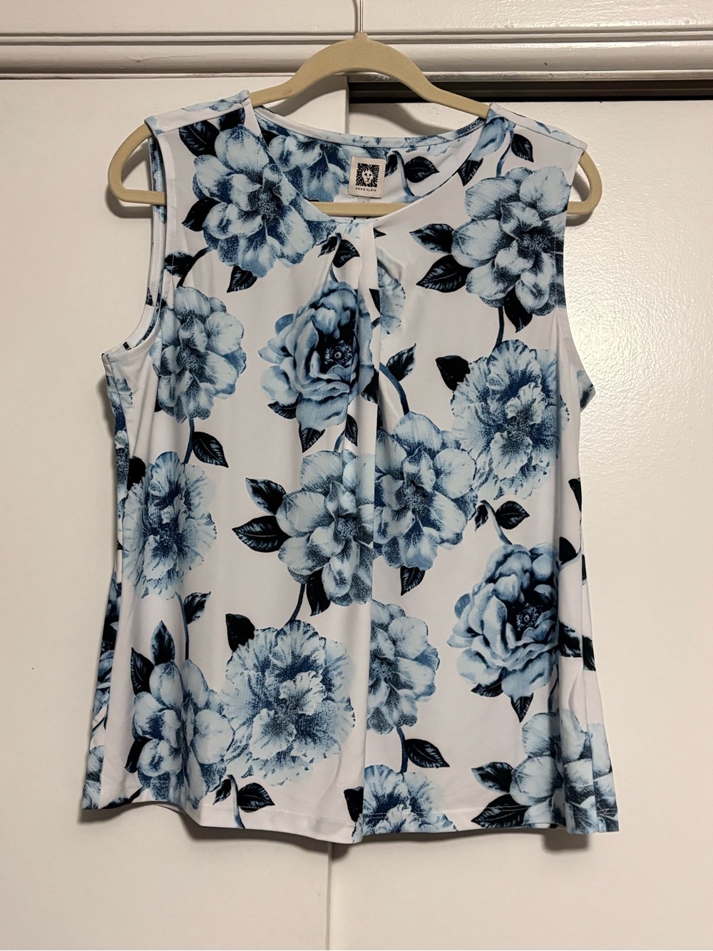 *Bundle Me* Anne Klein White Sleeveless Top